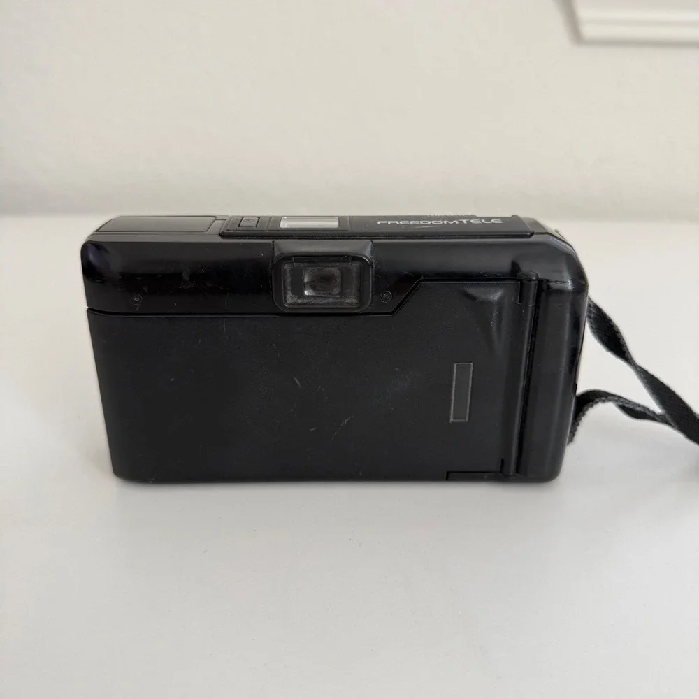 Minolta Freedom Tele 35mm Film Camera AF Multibeam UNTESTED